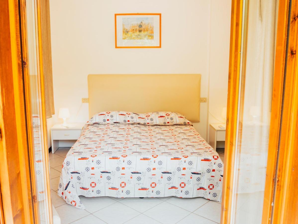 Hotel Villa Rosa Porto Azzurro Ngoại thất bức ảnh
