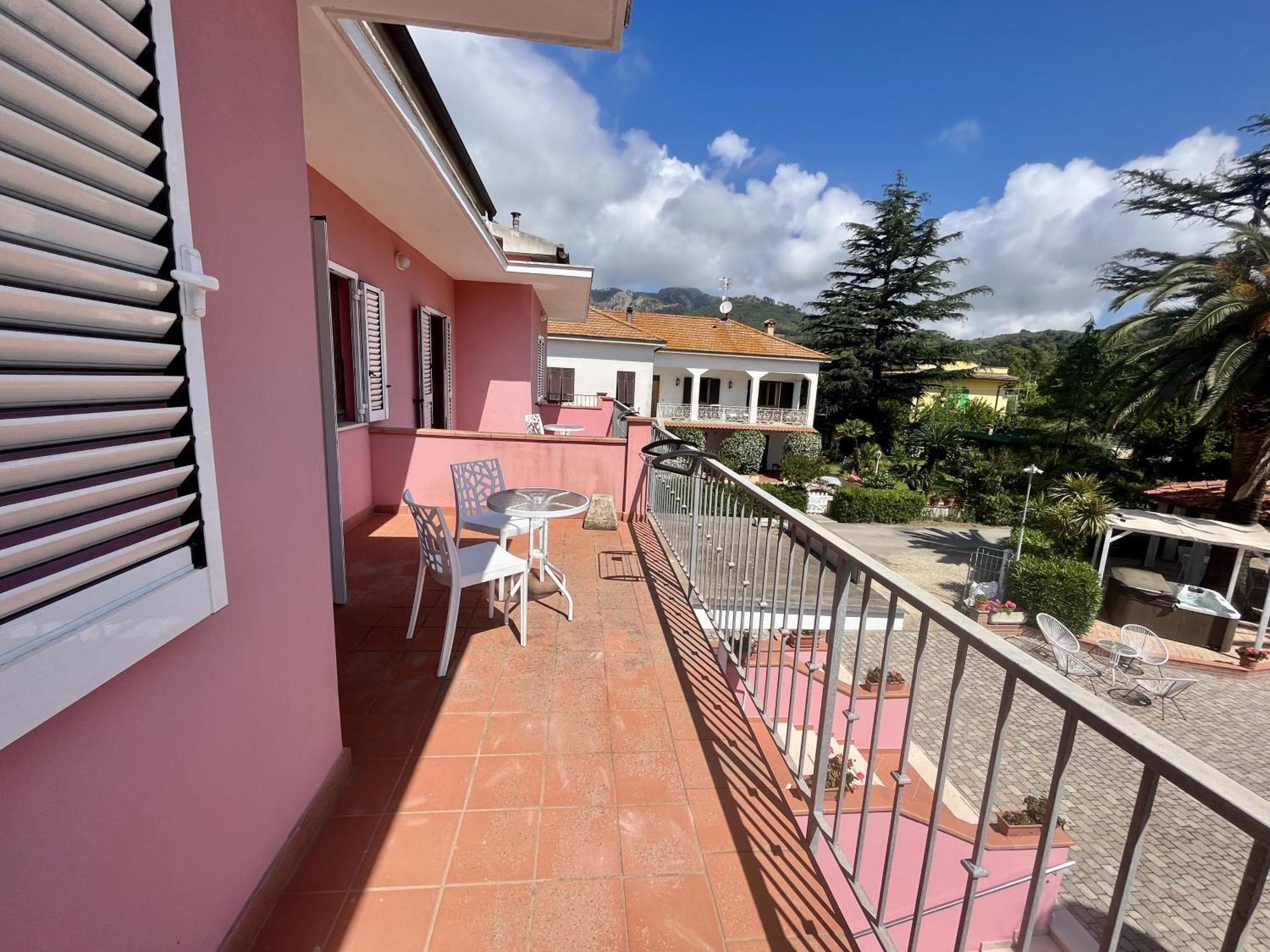 Hotel Villa Rosa Porto Azzurro Ngoại thất bức ảnh